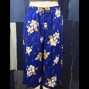 Floral Light Weight Capri Pants Sz O/S